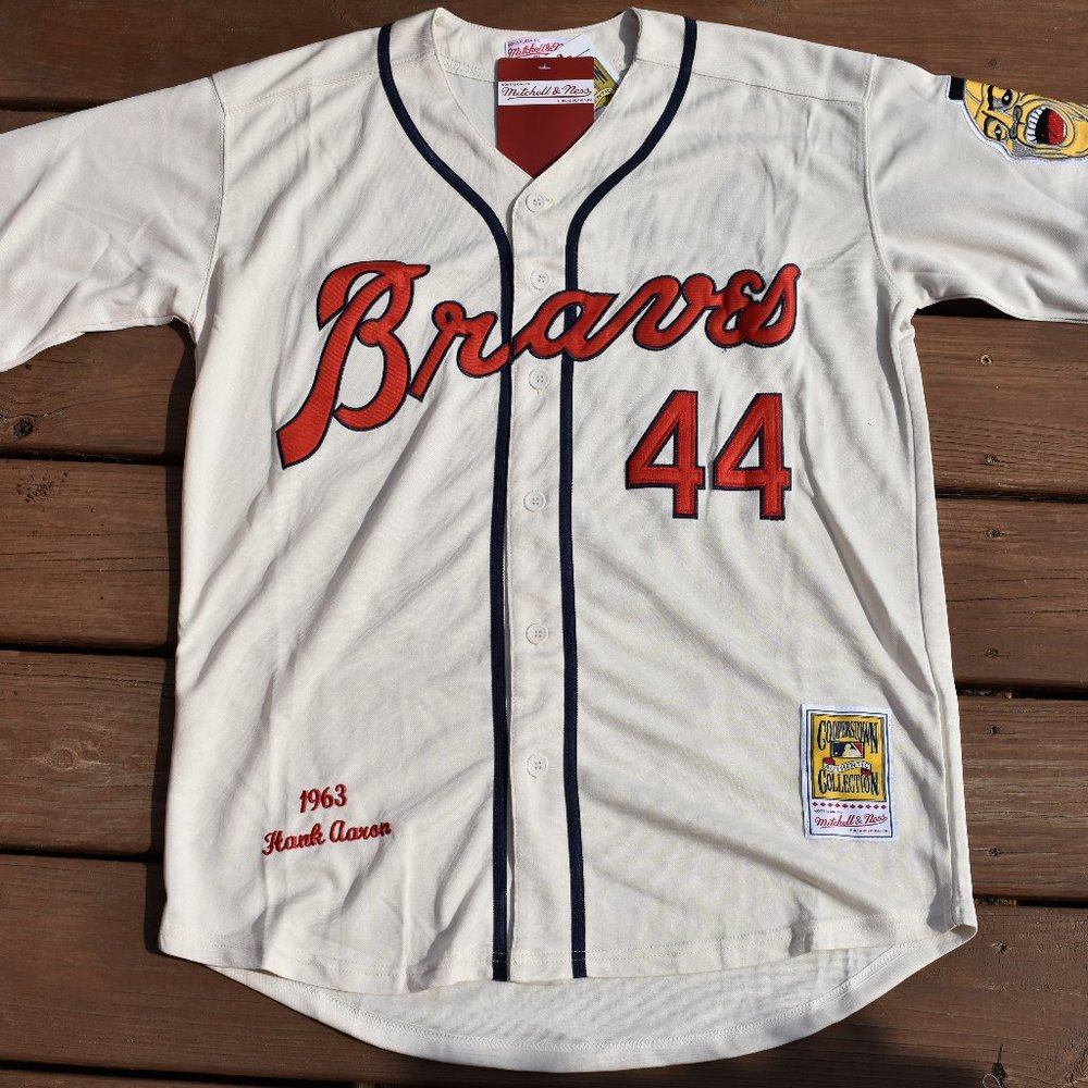 New! Hank Aaron Atlanta Milwaukee Braves Cream Baseball Jersey Adult Men's Small - Picture 2 of 2